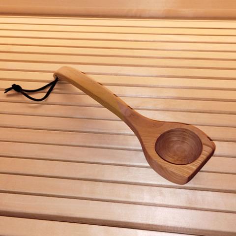 SaunaLife Wooden 1-Gallon Sauna Bucket, Wood Ladle, Thermometer, Hygrometer, Black